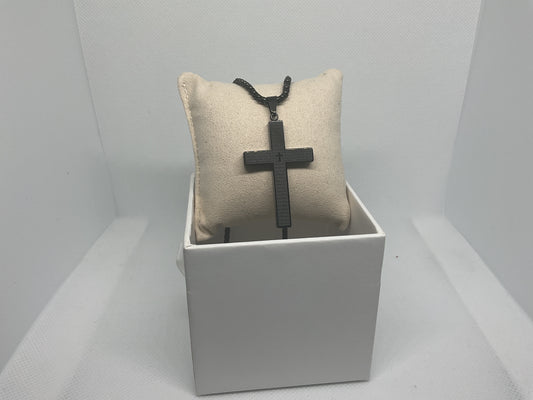 Collar con cruz con oración escrita